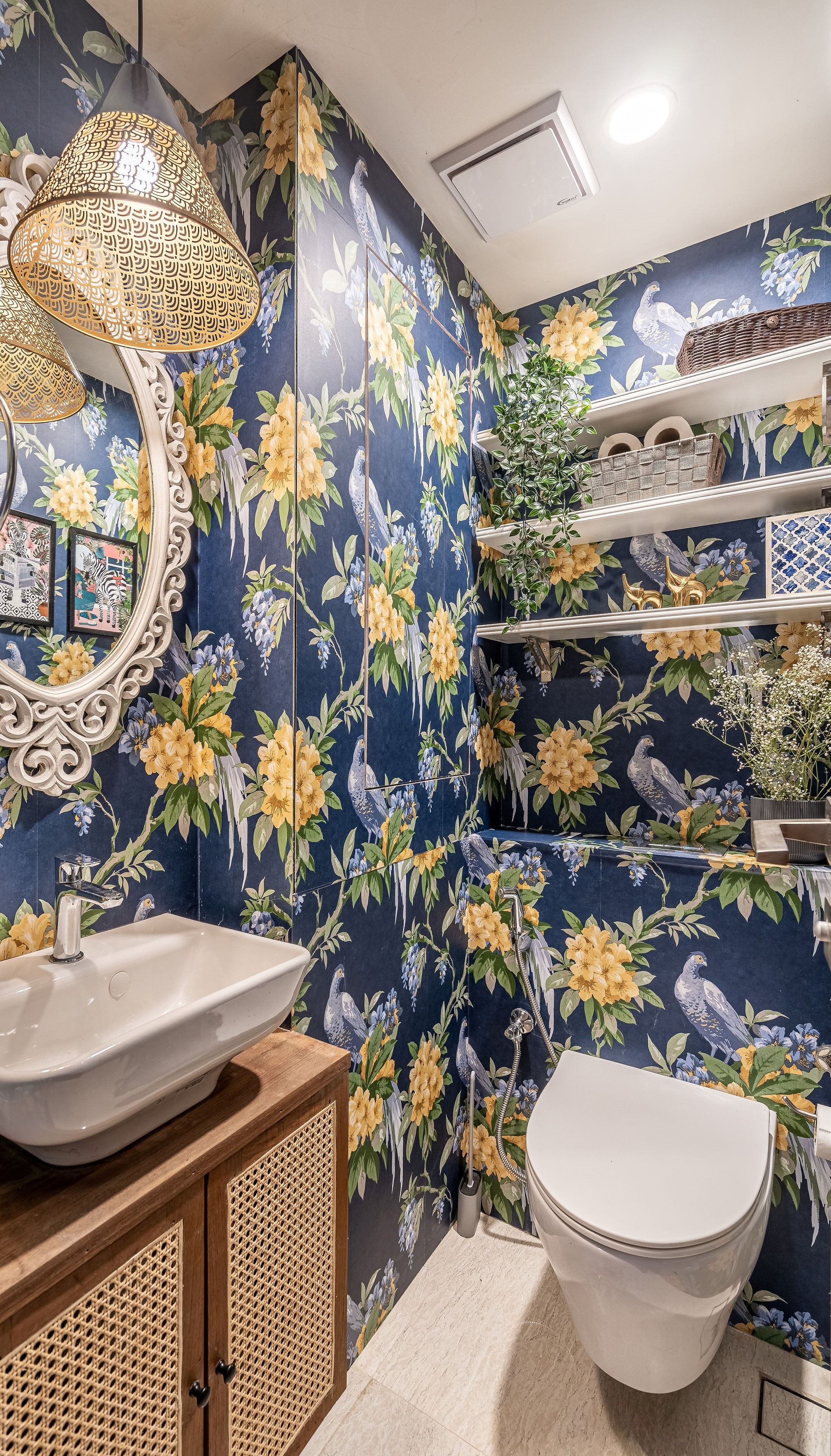 Powder room — Varna, Powai