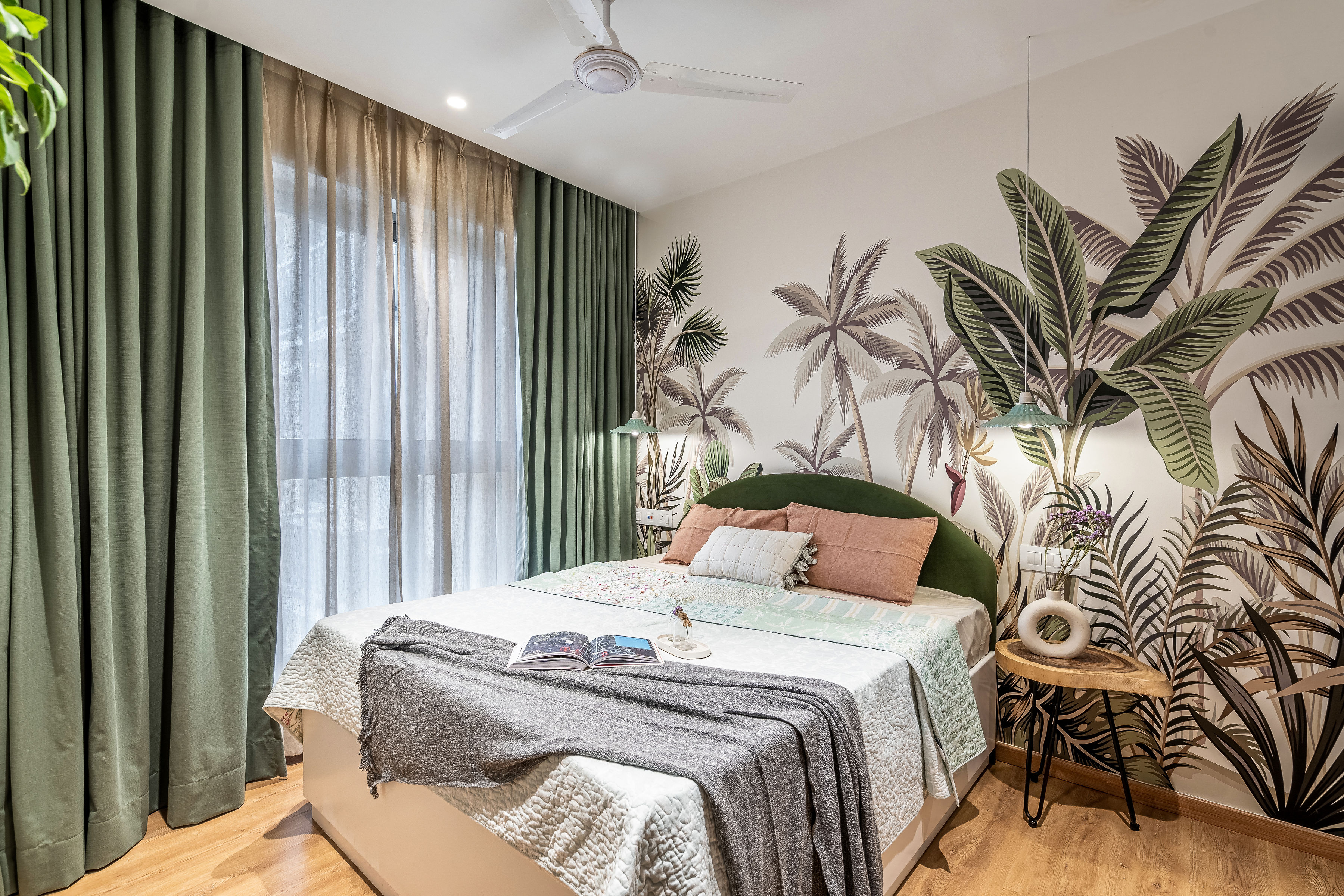 Master bedroom — Varna, Powai